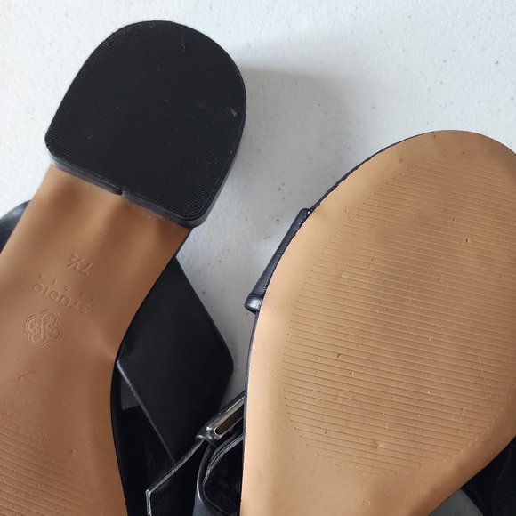 Studio Isola Sandals "EUC" - Picture 14 of 15